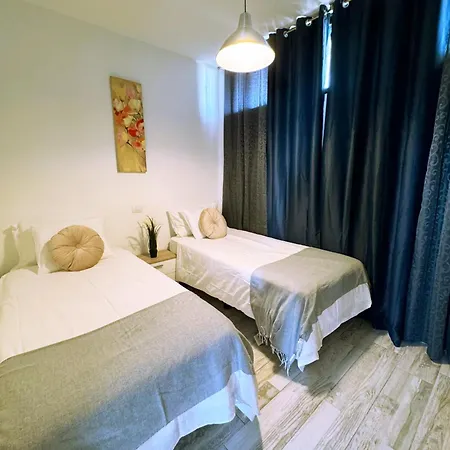 Bohemian Next To Yumbo Apartamento
